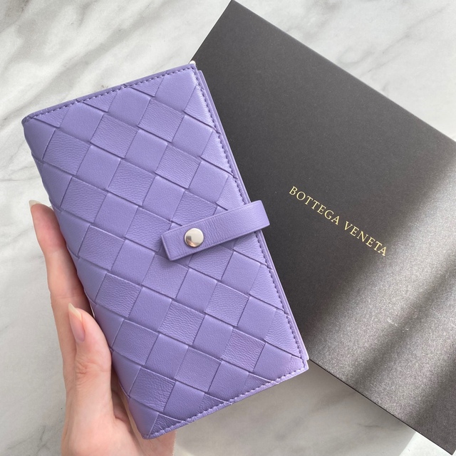 Bottega Veneta - 残り1【新品】ボッテガ ヴェネタ 手帳型 iPhone11