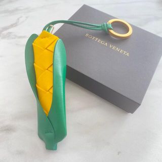 ボッテガヴェネタ(Bottega Veneta)の【新品】BOTTEGA VENETA ボッテガ とうもろこし キーホルダー(キーホルダー)