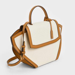 チャールズアンドキース(Charles and Keith)のCHARLES & KEITH キャンパストート(L)(トートバッグ)