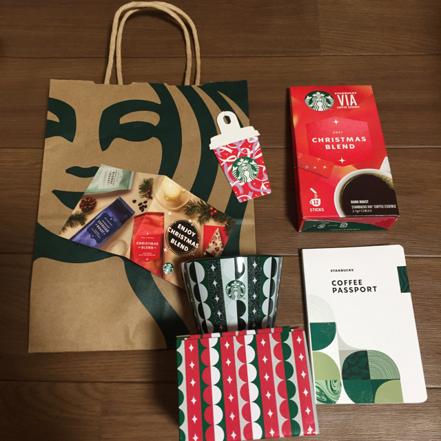 Starbucks Coffee(スターバックスコーヒー)の新品 スターバックス クリスマスブレンド ミニカップ グリーン スタバ  緑 食品/飲料/酒の飲料(コーヒー)の商品写真