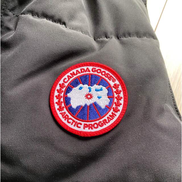 CANADA GOOSE(カナダグース)のカナダグース　ベスト　S/Pサイズ メンズのジャケット/アウター(ダウンベスト)の商品写真