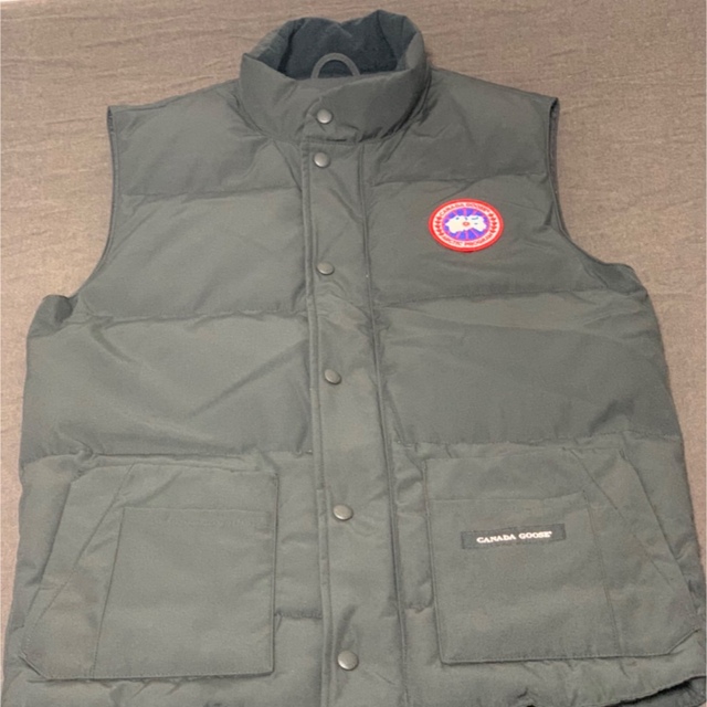 CANADA GOOSE(カナダグース)のカナダグース　ベスト　S/Pサイズ メンズのジャケット/アウター(ダウンベスト)の商品写真