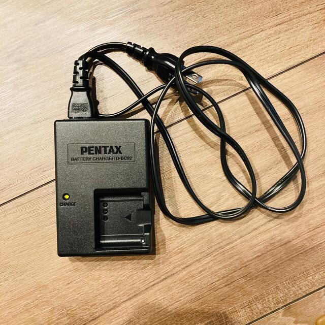 PENTAX(ペンタックス)のPENTAX バッテリー充電器 D-BC92 スマホ/家電/カメラのスマートフォン/携帯電話(バッテリー/充電器)の商品写真