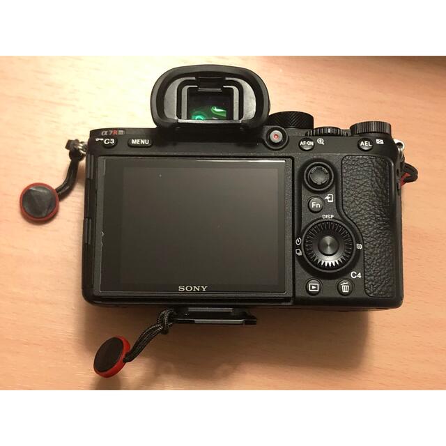 SONY(ソニー)の【美品】Sony α7RⅢ＋バッテリー2個＋ピークデザイン スマホ/家電/カメラのカメラ(ミラーレス一眼)の商品写真