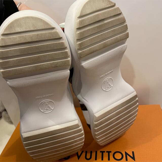 LOUIS VUITTON(ルイヴィトン)のルイヴィトン　アークライト(ほぼ新品未使用) レディースの靴/シューズ(スニーカー)の商品写真