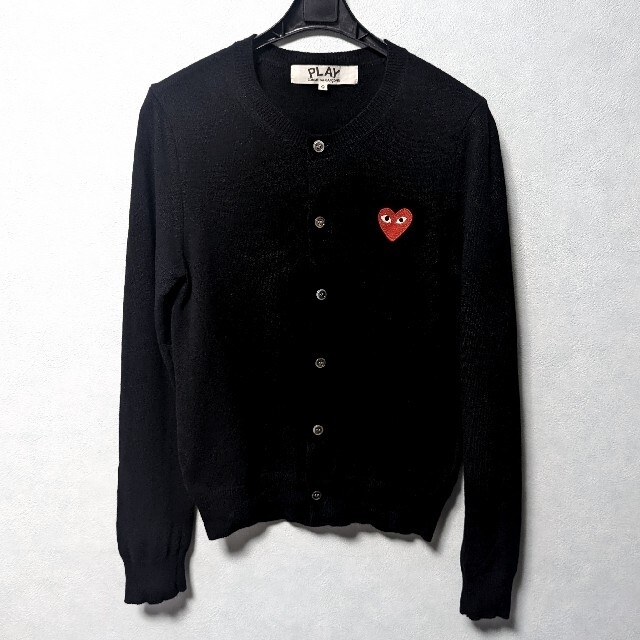 COMME des GARCONS(コムデギャルソン)のPLAY COMME des GARCONS　ギャルソン　ニット　カーディガン レディースのトップス(カーディガン)の商品写真