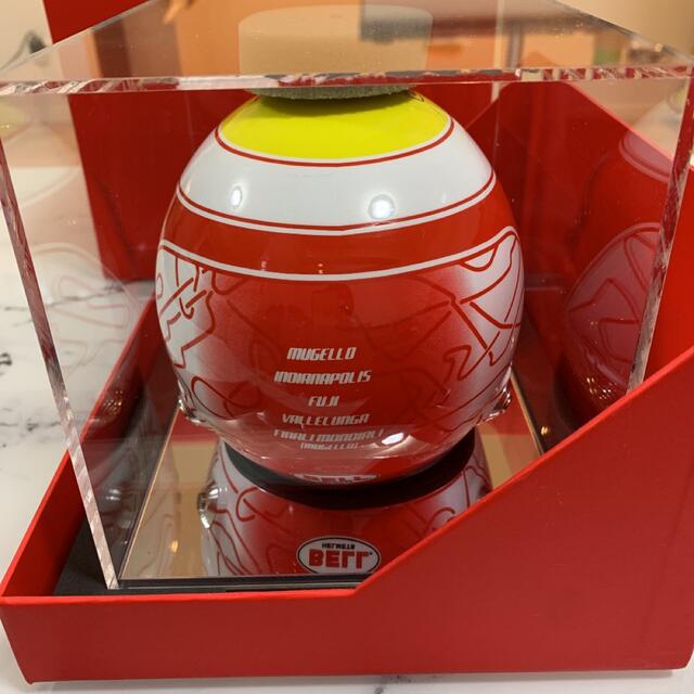 Ferrari(フェラーリ)の希少　フェラーリ1/2 ヘルメット　鈴鹿　非売品 チケットのスポーツ(モータースポーツ)の商品写真