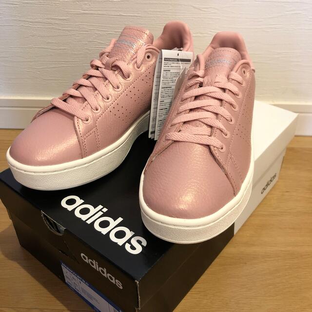 adidas ピンクスニーカー