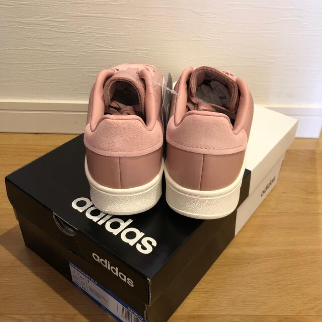 adidas ピンクスニーカー