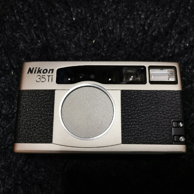 Nikon 35Ti ジャンク品 スマホ/家電/カメラのカメラ(フィルムカメラ)の商品写真