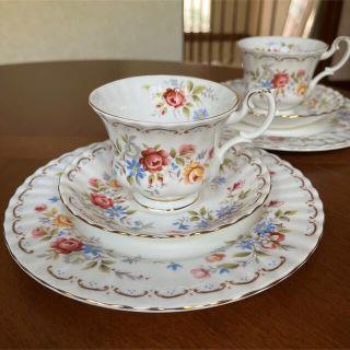 ロイヤルアルバート(ROYAL ALBERT)の【レア美品】ロイヤルアルバート★ジュビリーローズ★トリオ他おまとめ(食器)