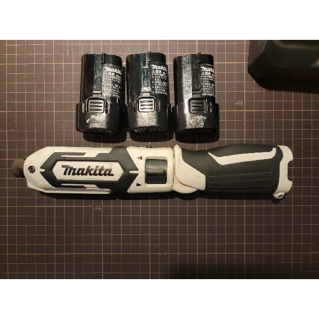 Makita(マキタ)のMakita　TD022D　バッテリー式　ペンインパクトドライバー スポーツ/アウトドアの自転車(工具/メンテナンス)の商品写真