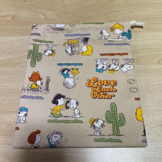 ピーナッツ(PEANUTS)の巾着袋＊小＊スヌーピー(ベージュ)(ポーチ)