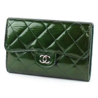 シャネル(CHANEL)のCHANEL シャネル マトラッセ 二つ折り 財布 エナメル グリーン(財布)