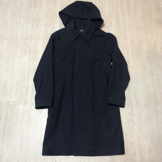 A.P.C(アーペーセー)の【新品未使用】A.P.C. フード付ステンカラーコート　ネイビー　XS メンズのジャケット/アウター(ステンカラーコート)の商品写真