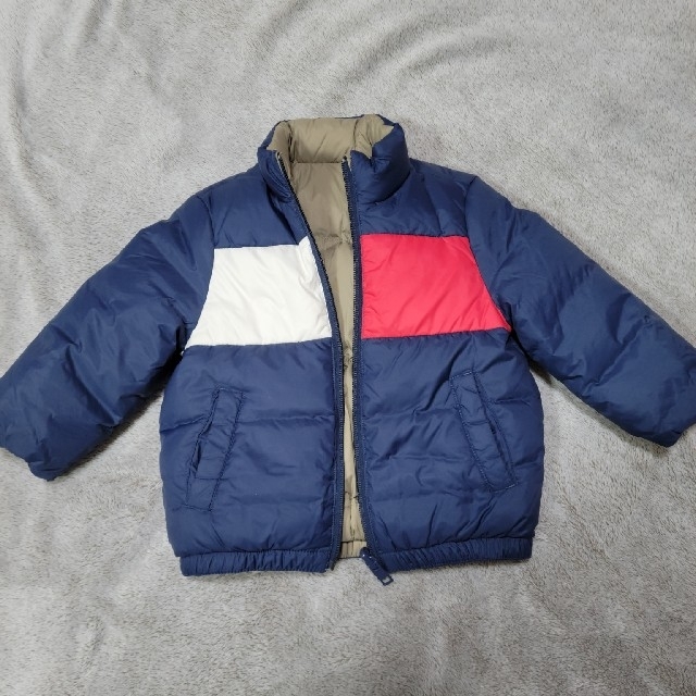 TOMMY HILFIGER(トミーヒルフィガー)の期間限定セールです！TOMMY HILFIGER リバーシブルダウン 80 キッズ/ベビー/マタニティのベビー服(~85cm)(ジャケット/コート)の商品写真