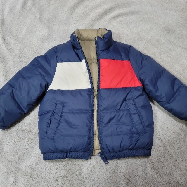 TOMMY HILFIGER(トミーヒルフィガー)の期間限定セールです！TOMMY HILFIGER リバーシブルダウン 80 キッズ/ベビー/マタニティのベビー服(~85cm)(ジャケット/コート)の商品写真