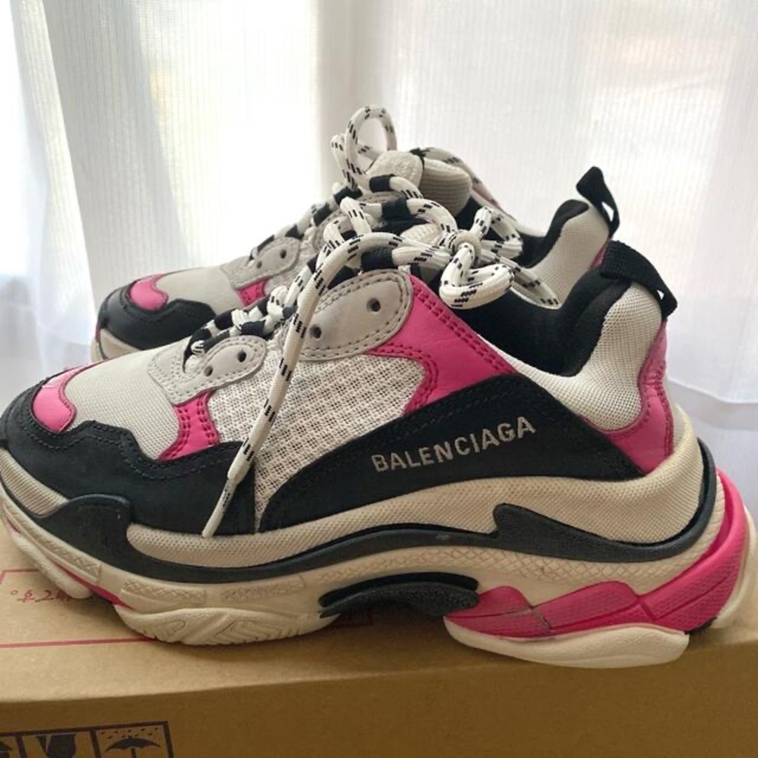 BALENCIAGA - BALENCIAGA トリプルS スニーカー ピンクの通販 by BALENCIAGA - BALENCIAGA トリプルS スニーカー ピンクの通販 by