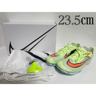 ナイキ(NIKE)の【新品】23.5cm ナイキ エアズーム ヴィクトリー  ベアリーボルト(シューズ)