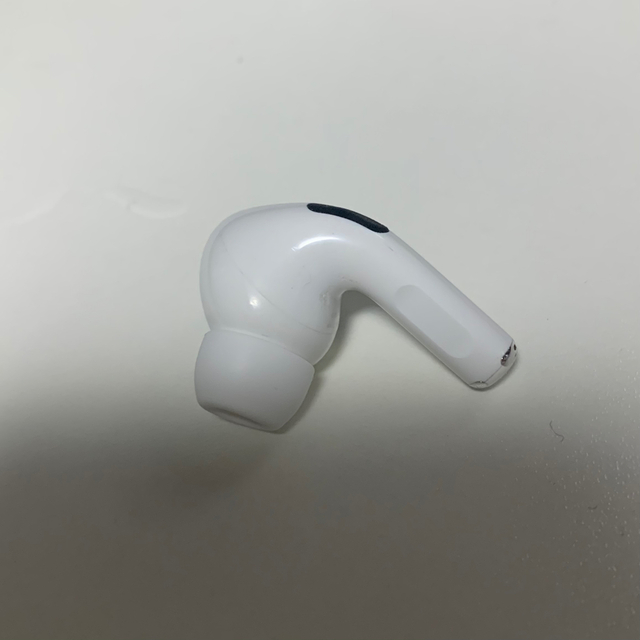 Apple(アップル)のAirPods pro 片耳　左耳 スマホ/家電/カメラのオーディオ機器(ヘッドフォン/イヤフォン)の商品写真