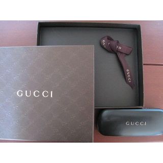 グッチ(Gucci)のGUCCIチョコレ－トBOX、リボン　　　　　　　　GUCCIサングラスケ－ス(小物入れ)