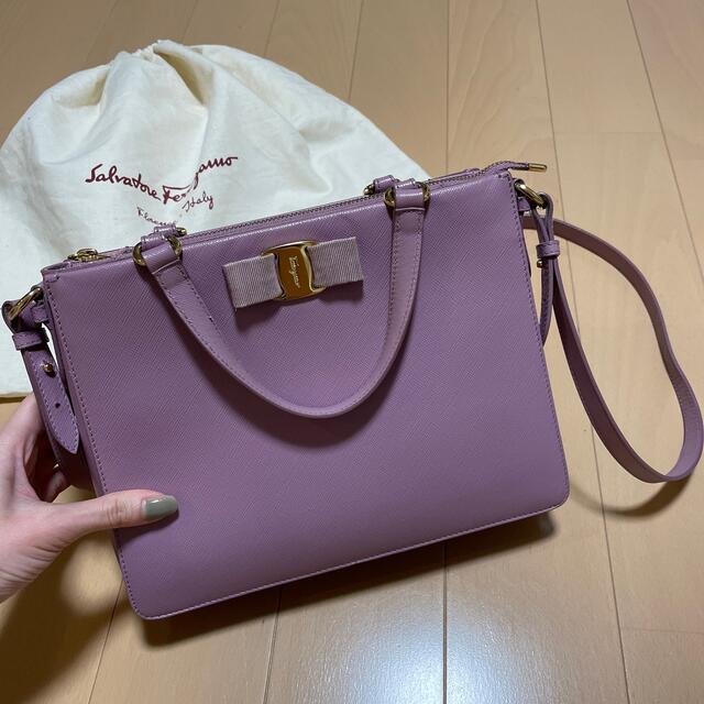 Salvatore Ferragamo(サルヴァトーレフェラガモ)のSalvatore Ferragamo ショルダーバッグ レディースのバッグ(ショルダーバッグ)の商品写真