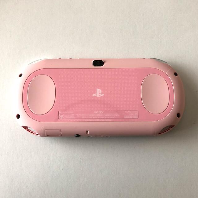 PlayStation Vita(プレイステーションヴィータ)のPlayStation (R) Vita Wi-Fiモデルライトピンク/ホワイト エンタメ/ホビーのゲームソフト/ゲーム機本体(携帯用ゲーム機本体)の商品写真