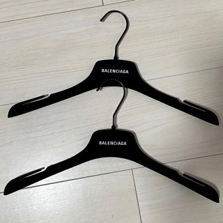 バレンシアガ(Balenciaga)のBALENCIAGA   ハンガー　2本セット‼︎(押し入れ収納/ハンガー)