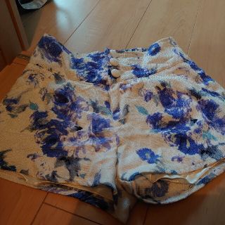 イング(INGNI)のINGNI 花柄ショーパン(ショートパンツ)