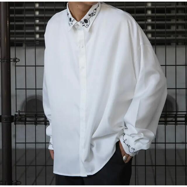 【kutir】フラワー刺繍オーバーシャツ