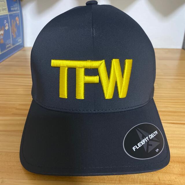 TFW49 キャップ　ブラック×イエロー　サイズS/M メンズの帽子(キャップ)の商品写真