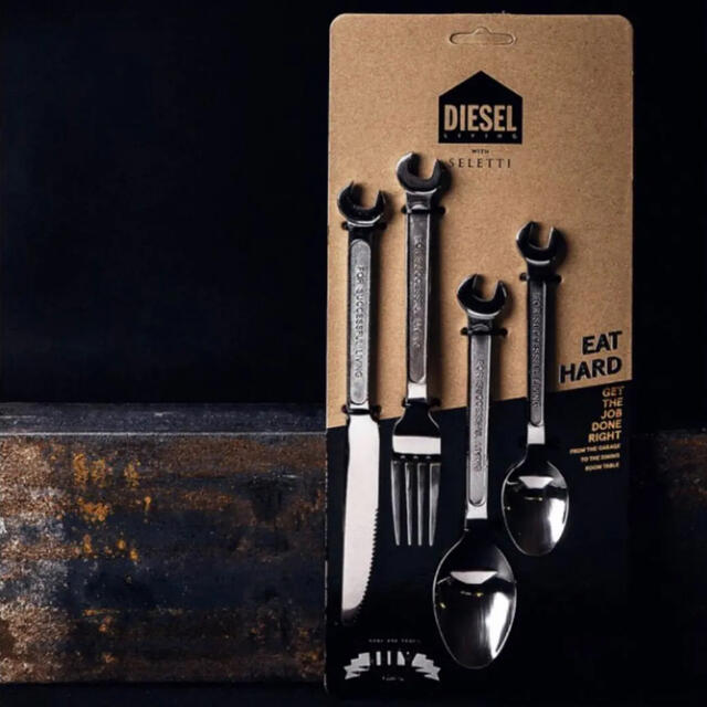 DIESEL(ディーゼル)のDIESEL カトラリーセット 4pcs インテリア/住まい/日用品のキッチン/食器(カトラリー/箸)の商品写真