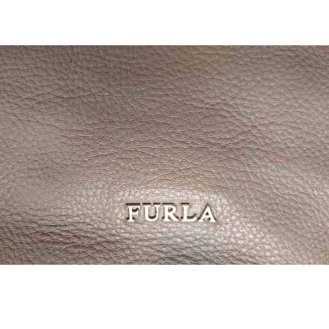 Furla(フルラ)の【美品】FURLA フルラ ハンドバッグ／ショルダーバッグ　グレージュ レディースのバッグ(ショルダーバッグ)の商品写真