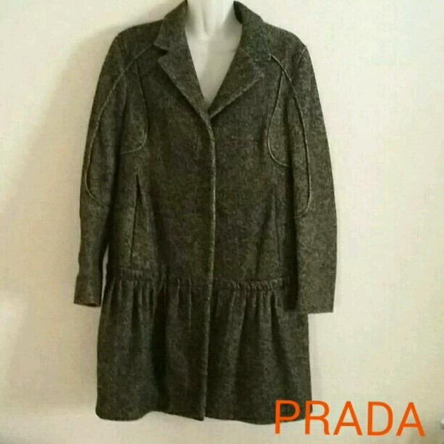 PRADA(プラダ)の【さき様専用】PRADA　コート　size42　白×黒　ツイード
 レディースのジャケット/アウター(ロングコート)の商品写真