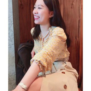 ザラ(ZARA)のZara yellow flowers blouse(シャツ/ブラウス(長袖/七分))