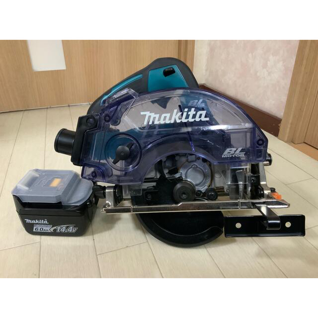 Makita(マキタ)のTOM様専用　充電式防じんマルノコ　バッテリー1個付き スポーツ/アウトドアの自転車(工具/メンテナンス)の商品写真