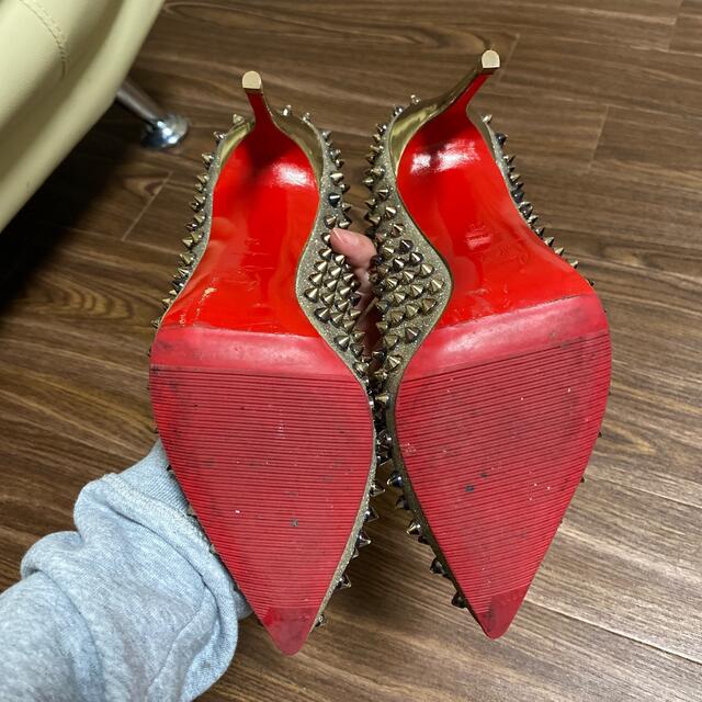 Christian Louboutin(クリスチャンルブタン)のルブタン　スタッズ　パンプス　 レディースの靴/シューズ(ハイヒール/パンプス)の商品写真