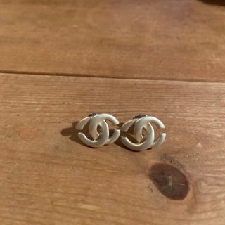 シャネル(CHANEL)のCHANEL シャネル シルバー ピアス(ピアス)