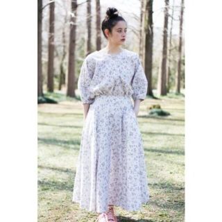 ネストローブ(nest Robe)のネストローブ♡UpcycleLinoFlowersテールフレアスカート(ロングスカート)