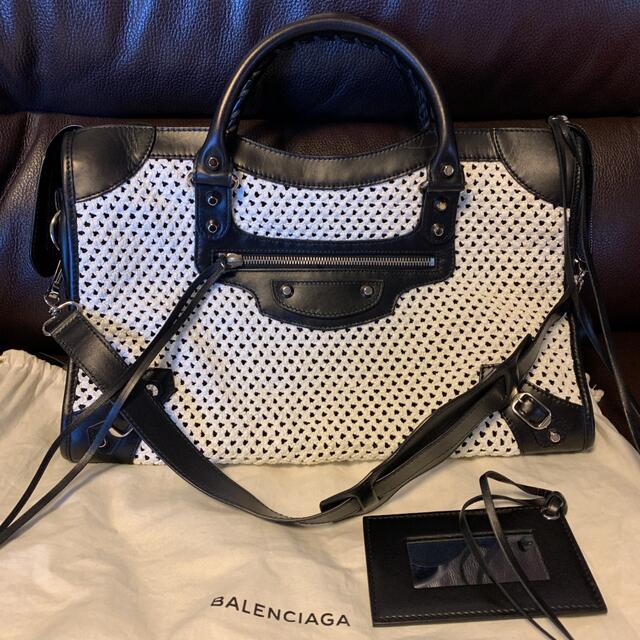 Balenciaga(バレンシアガ)の美品　バレンシアガ  バッグ　白黒 レディースのバッグ(ハンドバッグ)の商品写真