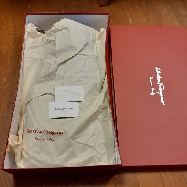 Salvatore Ferragamo(サルヴァトーレフェラガモ)のゆみ様専用　新品　フェラガモ　Ferragamo　ブーツ 25cm　8ハーフ　 レディースの靴/シューズ(ブーツ)の商品写真