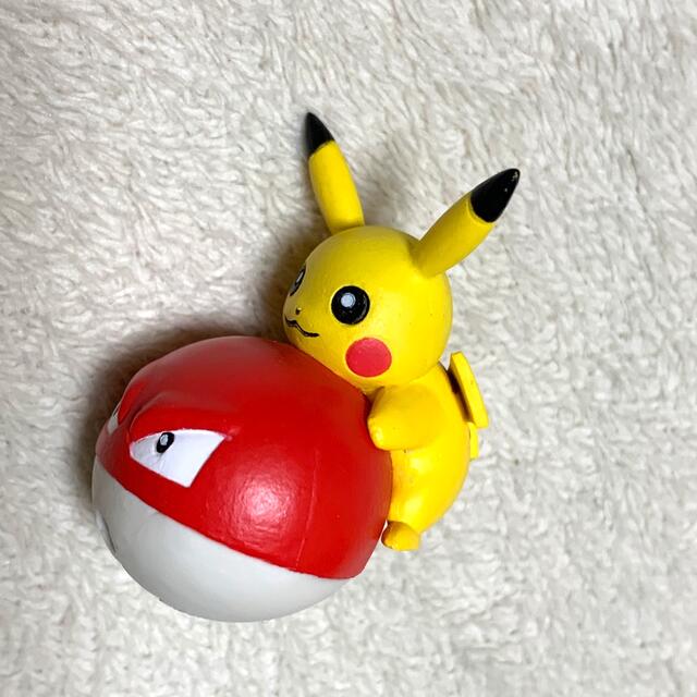 ポケモン(ポケモン)のつなげてポケモン2 ピカチュウ&ビリリダマ カバー 充電器 コード iPhone エンタメ/ホビーのおもちゃ/ぬいぐるみ(キャラクターグッズ)の商品写真