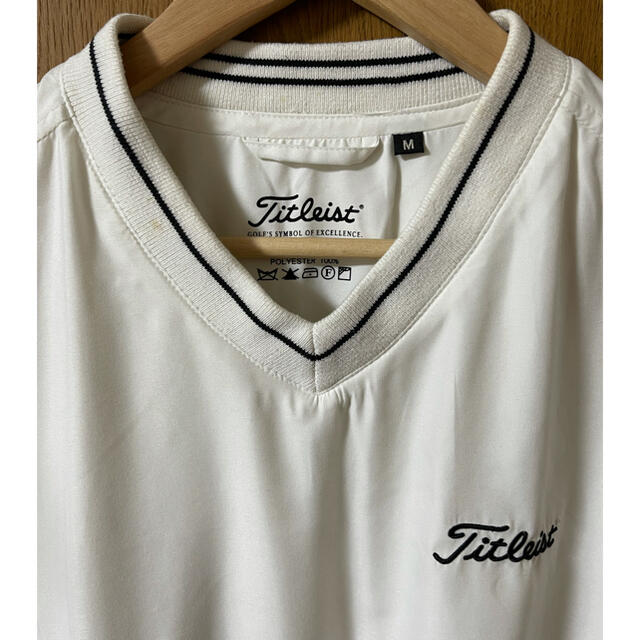 Titleist(タイトリスト)のタイトリスト　中綿　Vネック　白　アウター　ホワイト スポーツ/アウトドアのゴルフ(その他)の商品写真