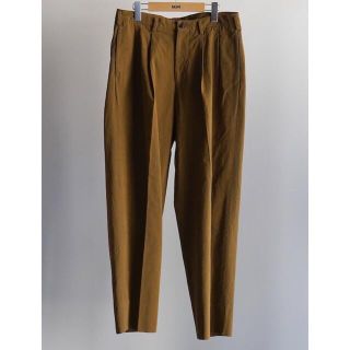 コモリ(COMOLI)の[HEUGN] ユーゲン George TROUSERS Olive サイズ2(ワークパンツ/カーゴパンツ)