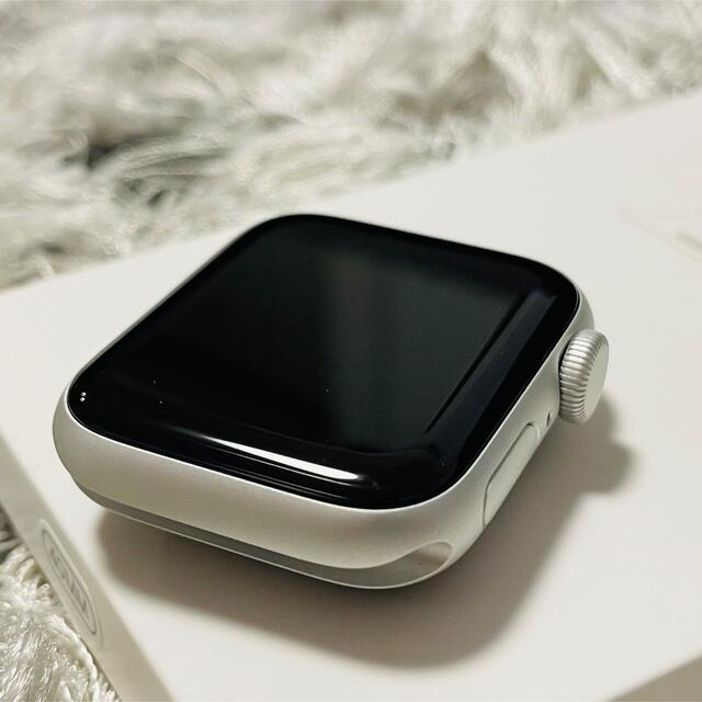 Apple Watch(アップルウォッチ)のApple watch SE GPSモデル　40mm シルバーアルミニウム　 メンズの時計(腕時計(デジタル))の商品写真