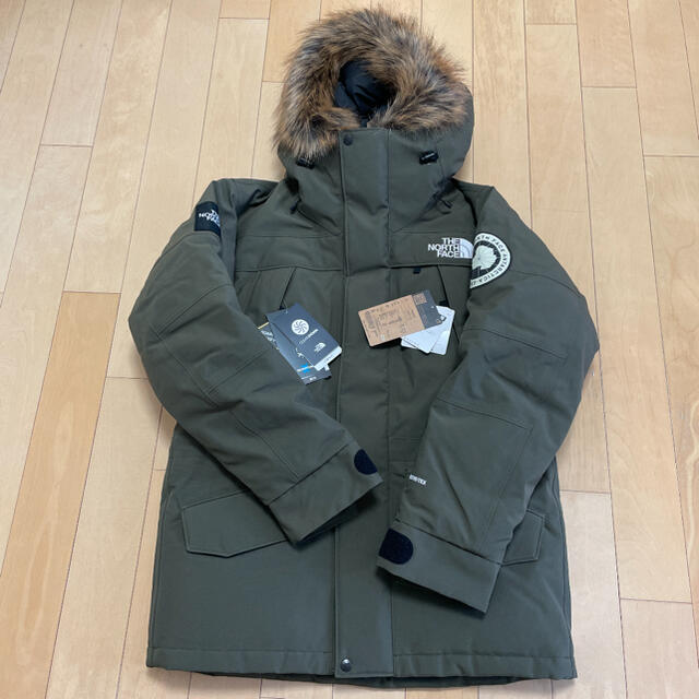 THE NORTH FACE(ザノースフェイス)の【新品未使用】ノースフェイス ANTARCTICA PARKA Lサイズ メンズのジャケット/アウター(ダウンジャケット)の商品写真