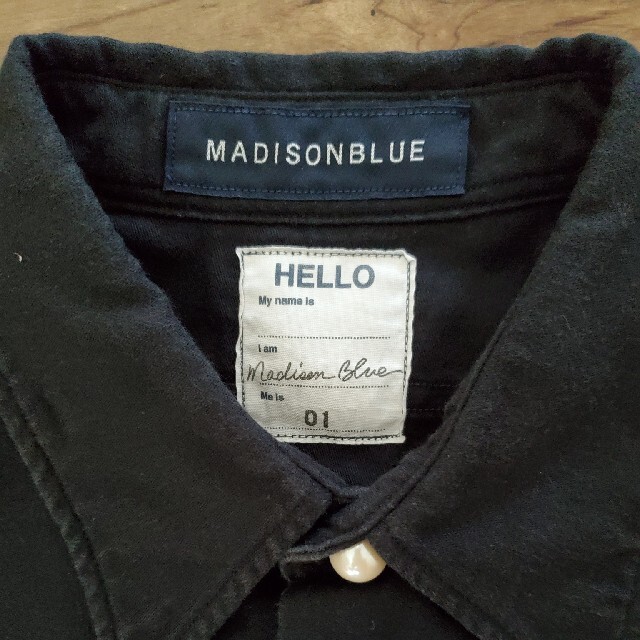 MADISONBLUE(マディソンブルー)の希少　マディソンブルー　パールボタン　 レディースのトップス(シャツ/ブラウス(長袖/七分))の商品写真