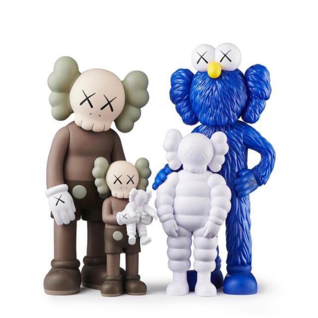 KAWS FAMILY BROWN BLUE WHITE カウズ ファミリーフィギュア