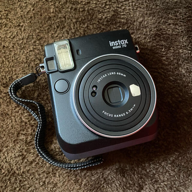 富士フイルム(フジフイルム)の富士フイルム チェキ instax mini 70N ブラック スマホ/家電/カメラのカメラ(フィルムカメラ)の商品写真