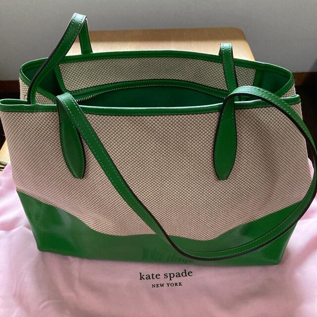 kate spade new york(ケイトスペードニューヨーク)のケイトスペード　キャンバストートバッグ　グリーン レディースのバッグ(トートバッグ)の商品写真